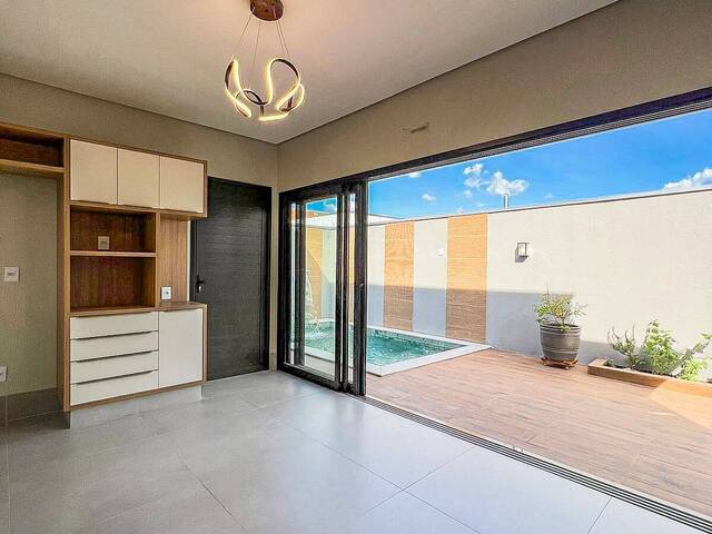 #5 - Casa em condomínio para Venda em Cuiabá - MT - 2