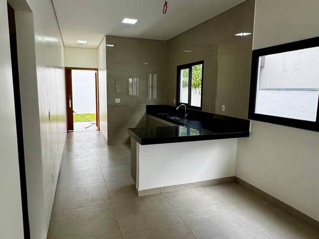#25 - Casa para Venda em Cuiabá - MT - 3