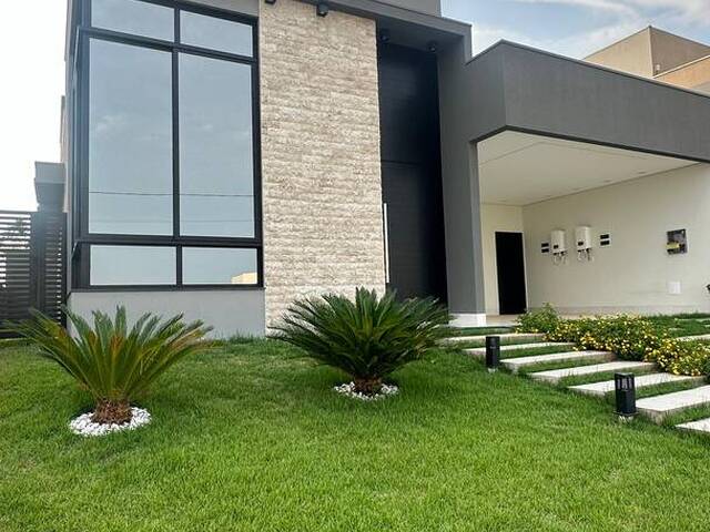 #26 - Casa para Venda em Várzea Grande - MT - 1